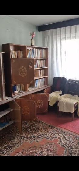Apartament cu 3 camere semidecomandat în Nord