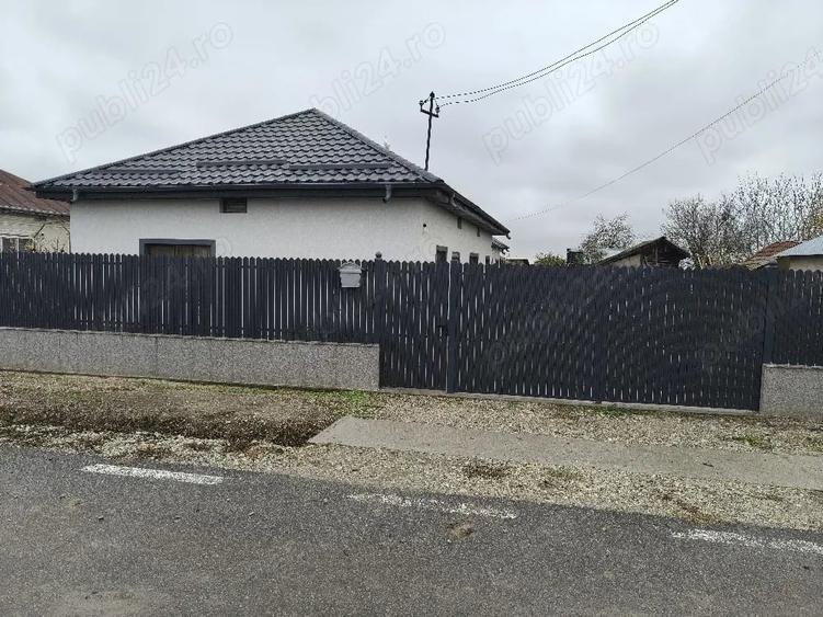 Casă cu Teren 2500 Mp în Cezieni