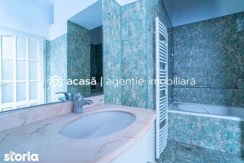 Apartament cu 4 camere, mobilat în Central
