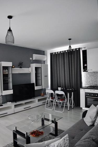 Apartament cu 2 camere decomandat în Central