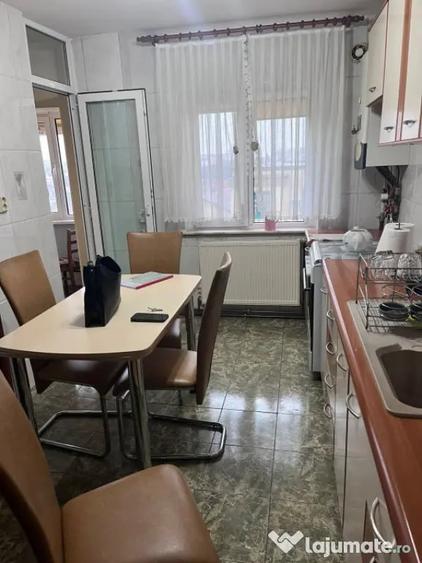 Apartament cu 4 camere decomandat, mobilat în Brazda lui Novac