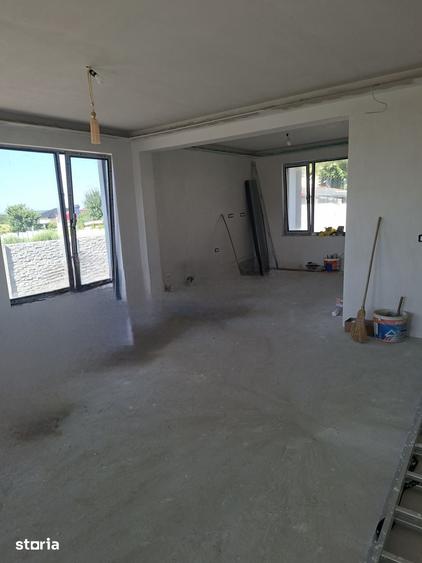 Casă cu 3 camere cu Teren 447 Mp în Central