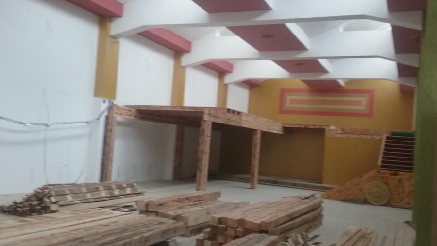 Spațiu comercial, de 810 mp, în Regie