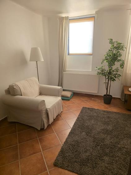 Apartament cu 3 camere decomandat în P-ța Universității
