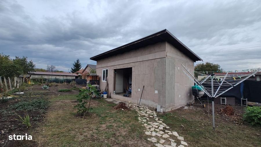 Casă cu 2 camere cu Teren 667 Mp în Central