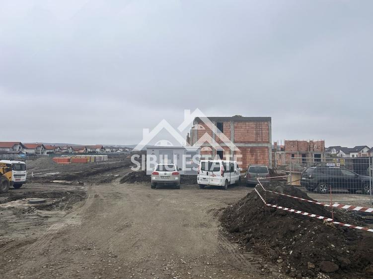 Casă individuală cu 4 camere cu Canalizare în Șura Mică