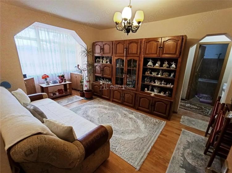 Apartament cu 2 camere decomandat, mobilat în Central