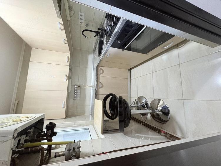 Apartament cu 2 camere semidecomandat în Dâmbu Pietros