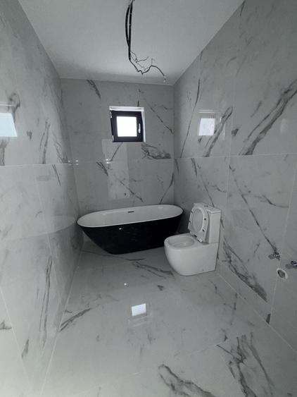 Casă cu 3 camere în Balotești