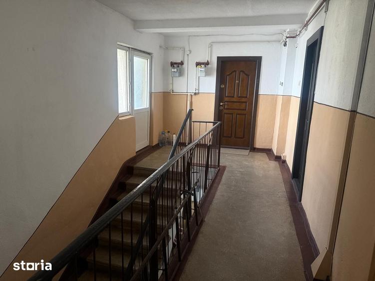 Apartament cu 4 camere decomandat în Micro 3