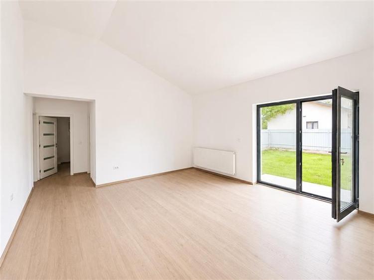 Casă cu 3 camere cu Teren 460 Mp în 9 Mai