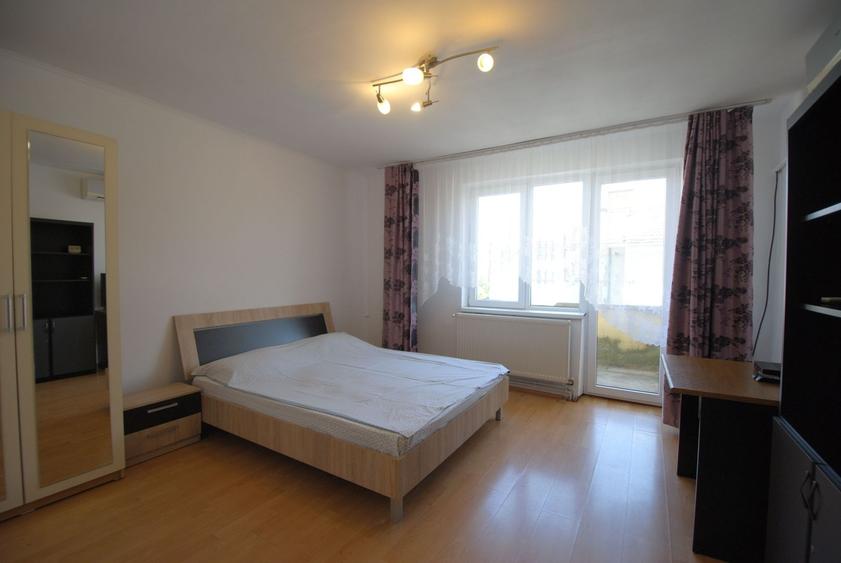 Apartament cu 2 camere semidecomandat, mobilat în Ultracentral