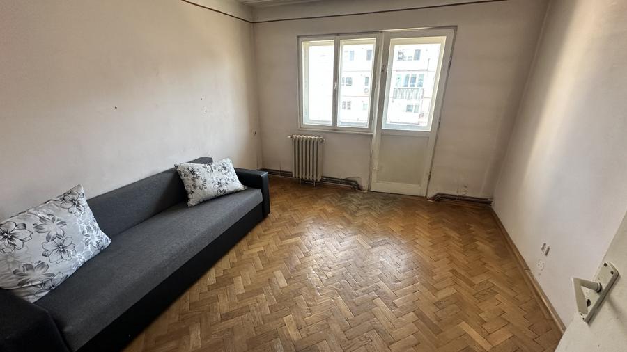 Apartament cu 4 camere, mobilat în Vasile Aaron