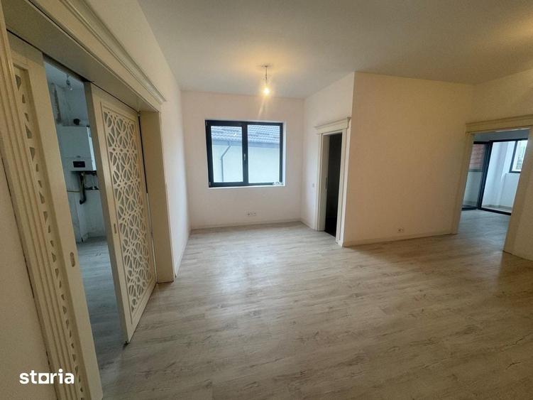 Apartament cu 4 camere decomandat în Dacia