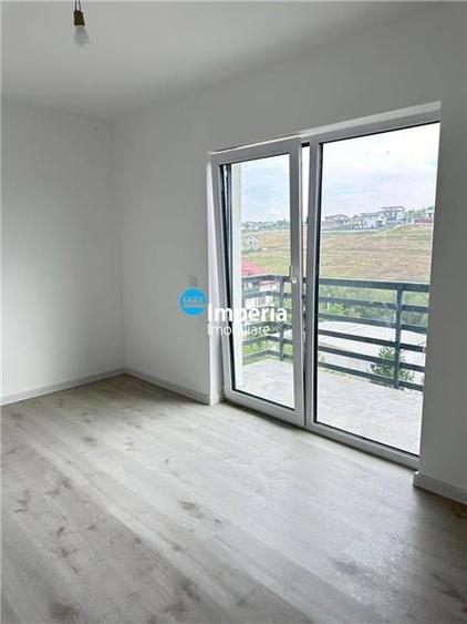 Duplex cu 4 camere cu Teren 300 Mp în Hlincea