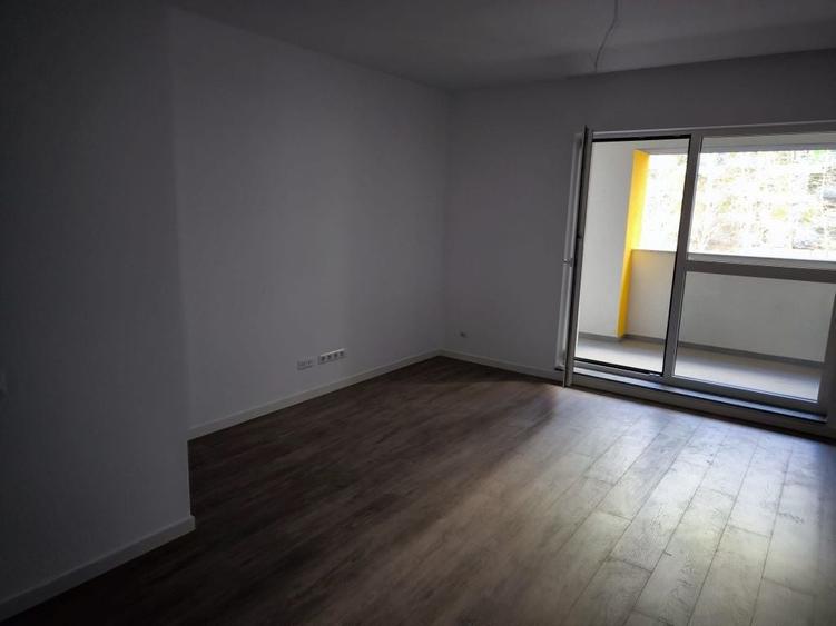Apartament cu 2 camere decomandat în Costin Georgian