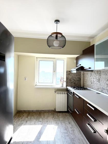 Apartament cu 2 camere decomandat în P-ța Alba Iulia