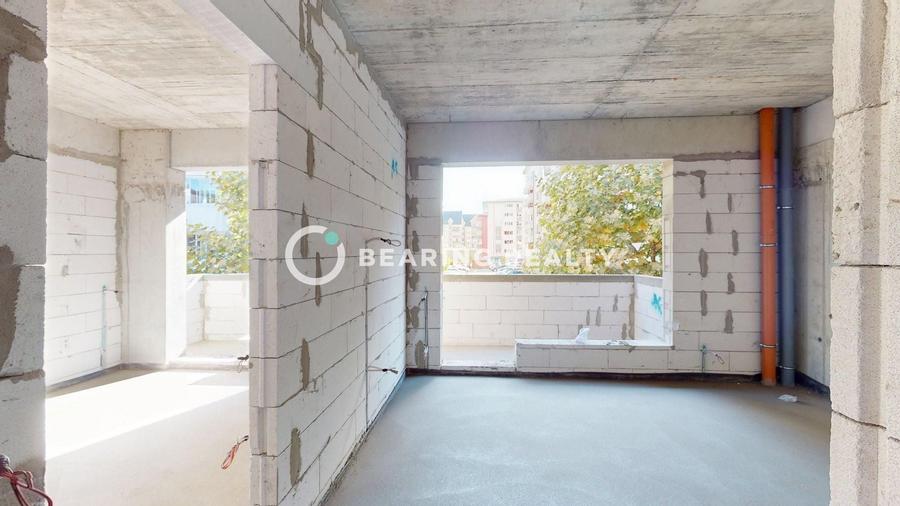 Apartament cu 2 camere semidecomandat în Est
