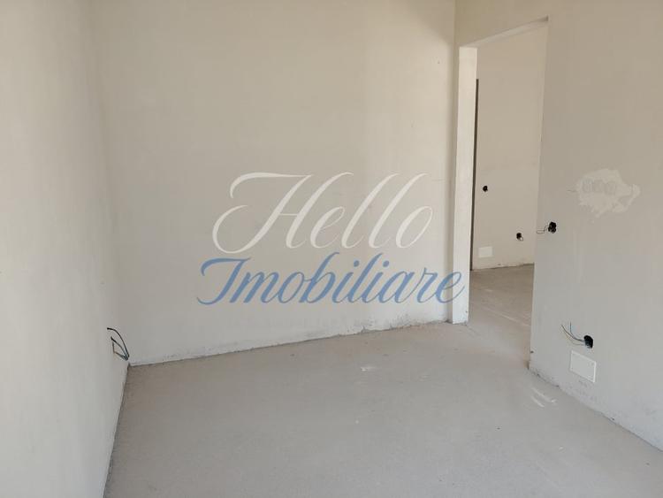 Apartament cu 2 camere semidecomandat în Florești