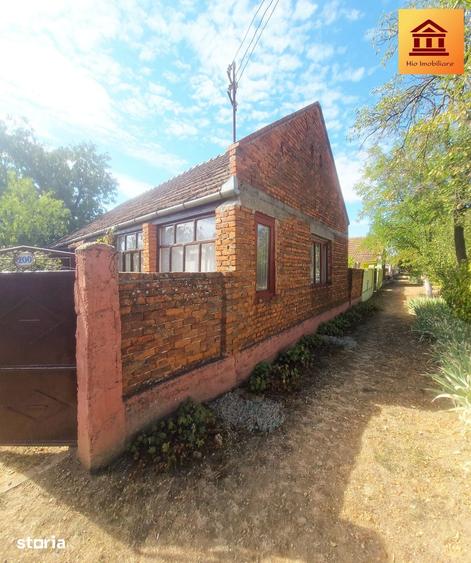 Casă cu 2 camere cu Teren 1475 Mp în Felnac