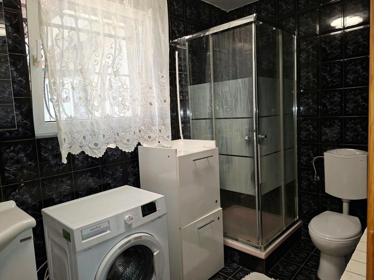 Casă individuală cu 6 camere cu Teren 934 Mp în Otopeni