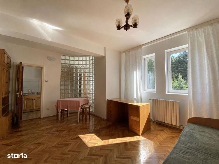 Garsonieră decomandată în Zorilor