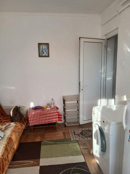 Apartament cu 2 camere semidecomandat în Trivale