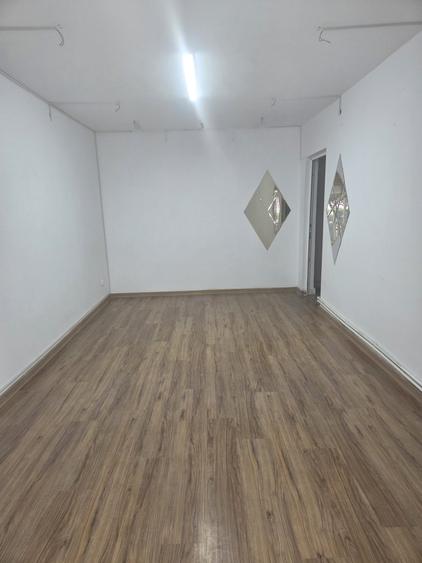 Spațiu comercial, de 58 mp, în Micro 14