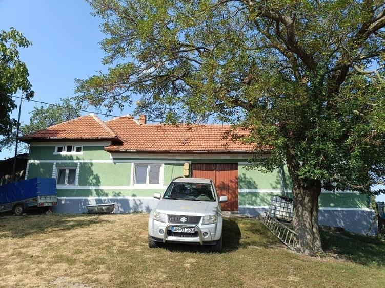 Casă cu 4 camere în Călene