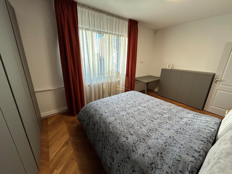 Apartament cu 4 camere circular, mobilat în Central