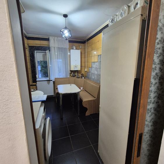 Apartament cu 3 camere decomandat în Vărsătura