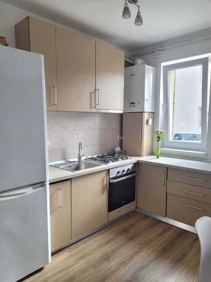 Apartament cu 2 camere decomandat în Exterior Vest