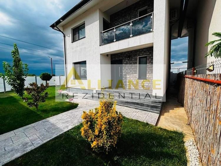 Casă individuală cu 4 camere cu Canalizare în Berceni