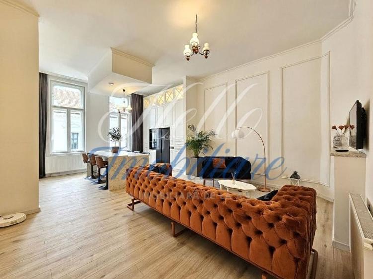 Apartament cu 3 camere semidecomandat, mobilat în Central