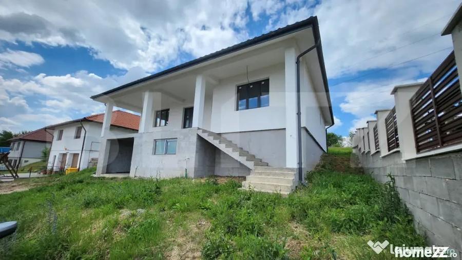 Casă cu 4 camere cu Teren 500 Mp în Nazna