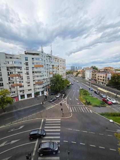Apartament cu 4 camere decomandat în Știrbei Vodă