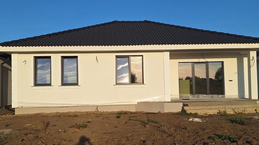 Casă cu 3 camere în Central