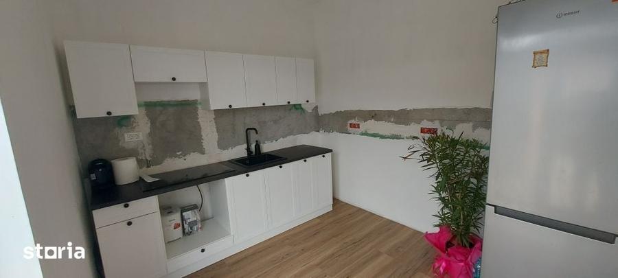 Casă cu 4 camere cu Teren 428 Mp în Periș