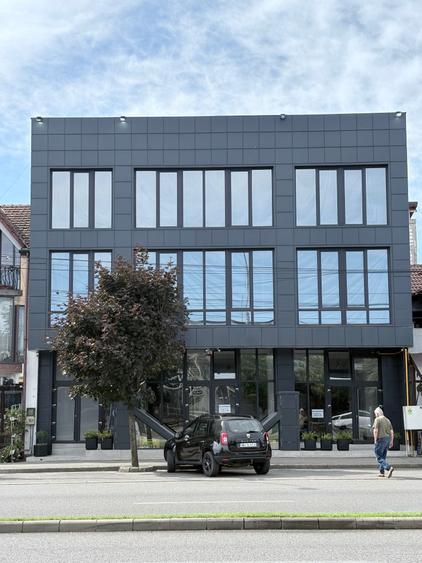 Spațiu comercial, de 240 mp, în Central