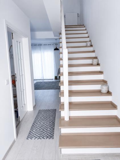Casă individuală cu 4 camere cu Teren 230 Mp în Vișani