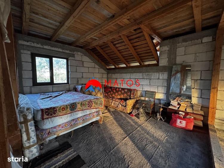 Casă cu 4 camere în Vărbila