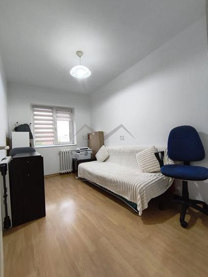 Apartament cu 3 camere decomandat în Păcurari