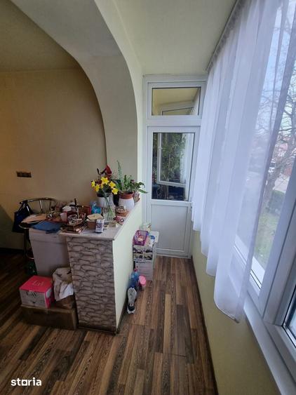 Apartament cu 4 camere semidecomandat în Faleza Nord