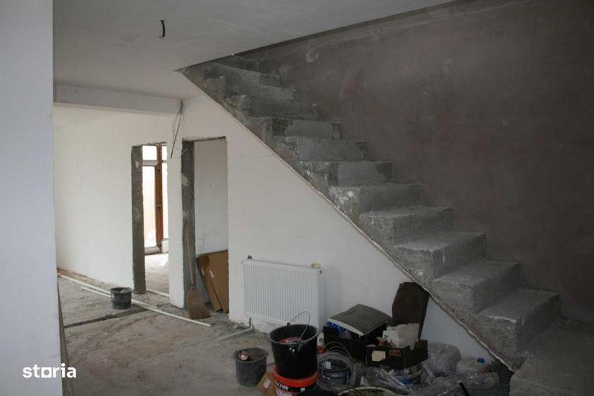 Casă cu 4 camere cu Teren 220 Mp în Central