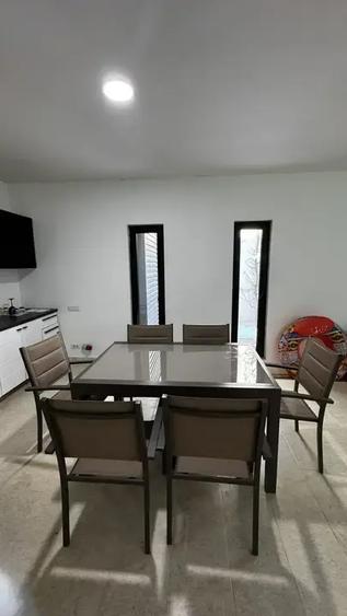 Casă cu 4 camere cu Piscina în Bălăceanca