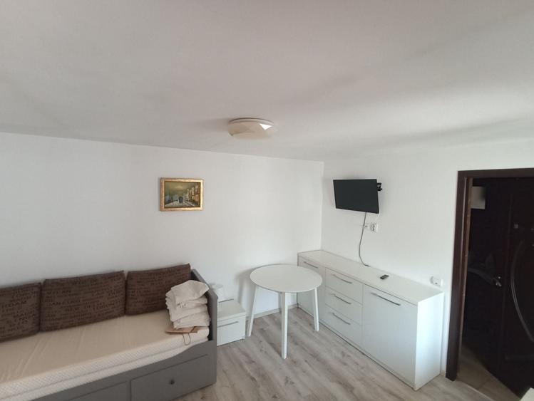 Casă cu 3 camere cu Teren 250 Mp în Central