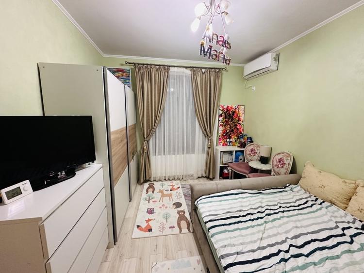 Duplex cu 5 camere cu Canalizare în Roșu