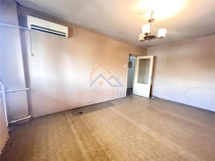 Apartament cu 3 camere decomandat în Drumul Taberei — fotografia 1
