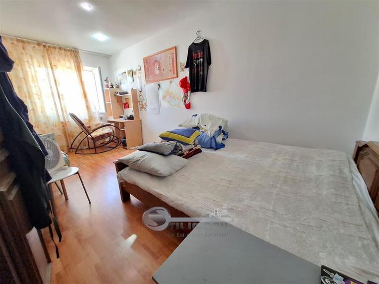 Apartament cu 2 camere decomandat în Nicolina
