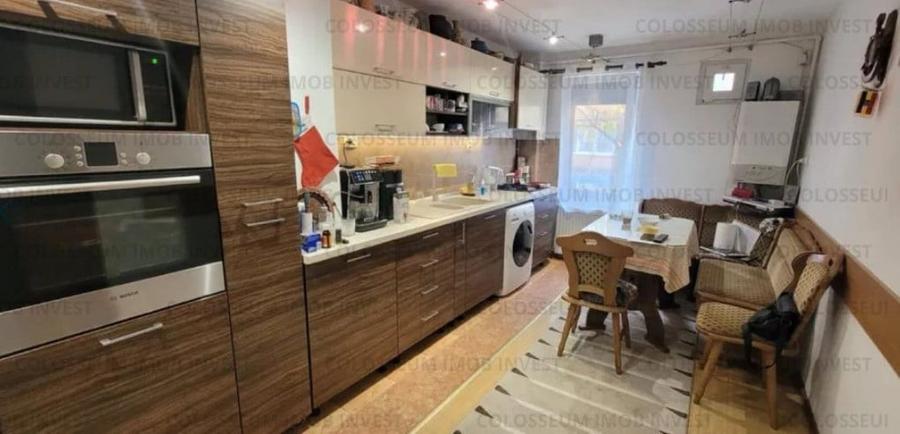 Apartament cu 3 camere decomandat în Craiter